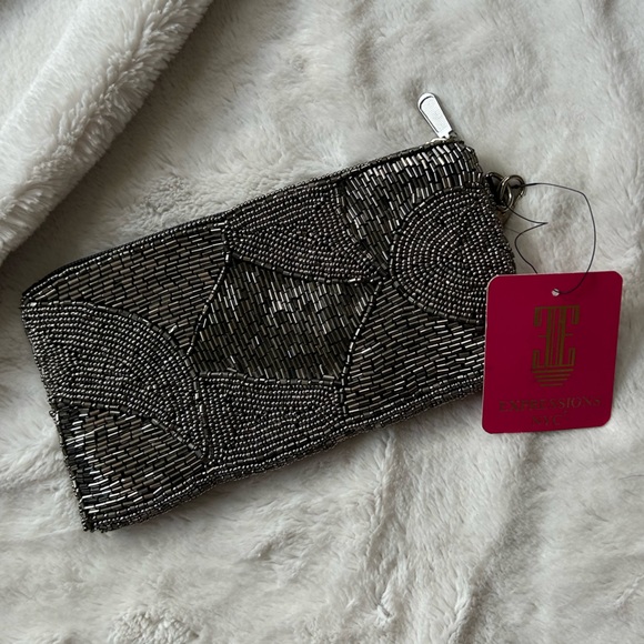 NWT Black and Silver Beaded Sequined Clutch - Picture 7 of 10